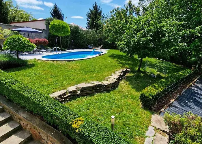 Riverside Pool * 诺威萨