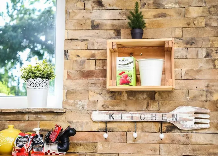 Riverside Pool * 诺威萨