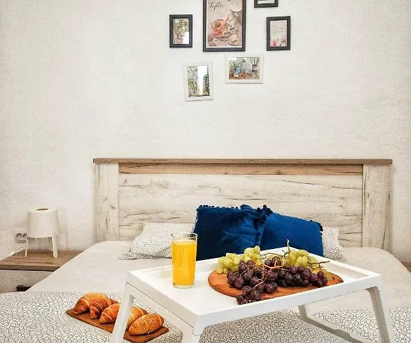 Riverside Pool 诺威萨